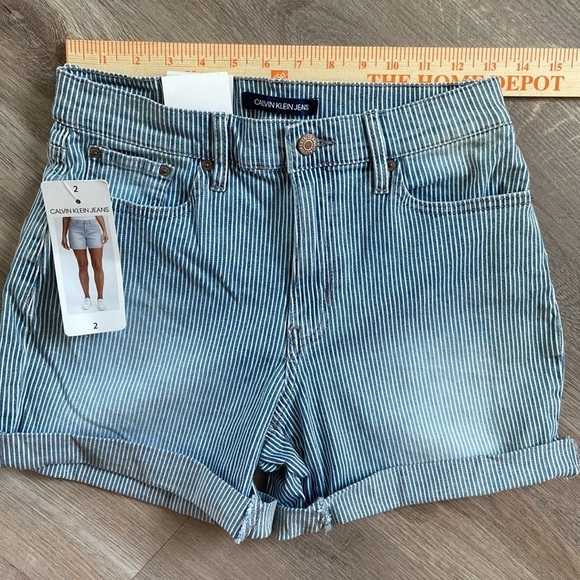 Calvin Klein Railroad Stripes Rolled Cuff Denim Shorts Size 2 NWT - Picture 5 of 13